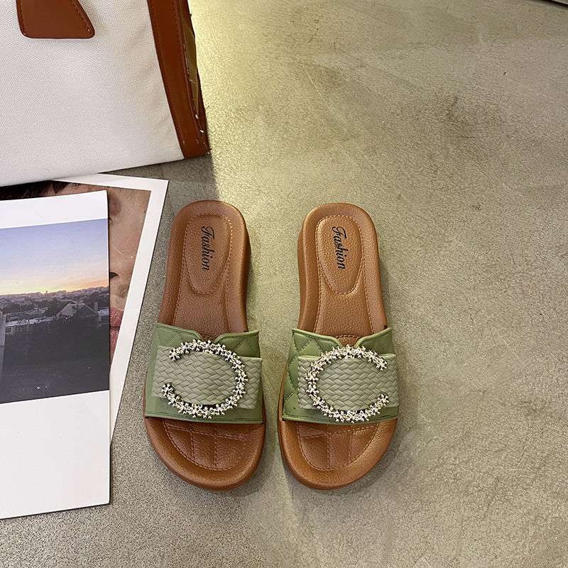 2026 Woman's Fashion Sandals Flat-Bottomed Beach Shoes Ladies Flip-Flops with Anti-Slippery Feature Lighted Summer Season Wear product view
