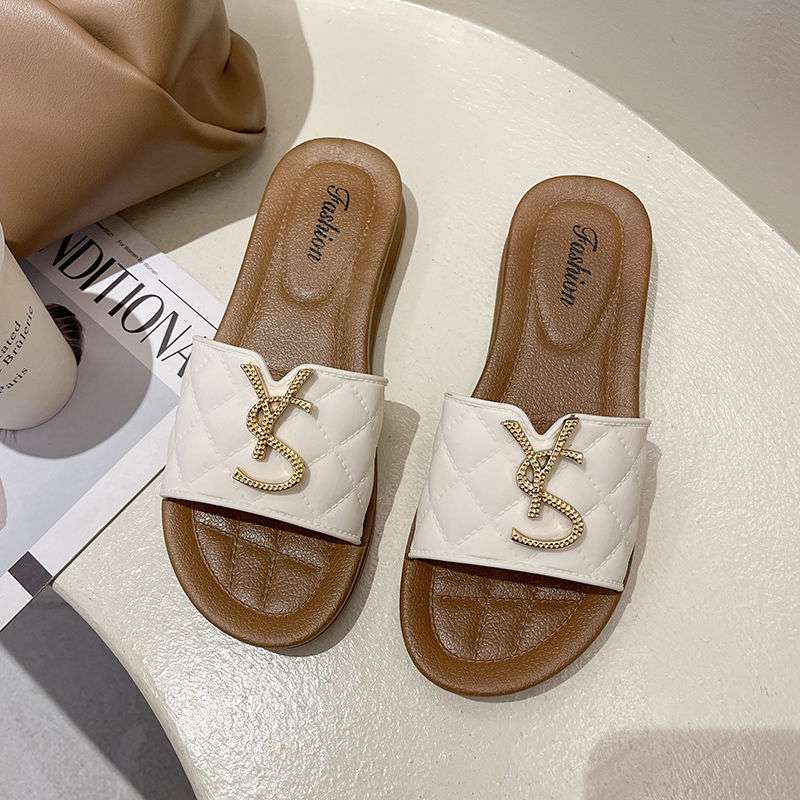 2026 Woman's Fashion Sandals Flat-Bottomed Beach Shoes Ladies Flip-Flops with Anti-Slippery Feature Lighted Summer Season Wear detail