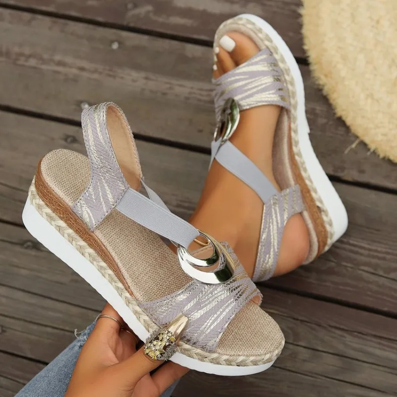 New Sandals Fashion Thick Soled Versatile Women Shoe Summer New Luxury Sexy High Heels Slope Heels Simple Classic Slippers 2026 detail