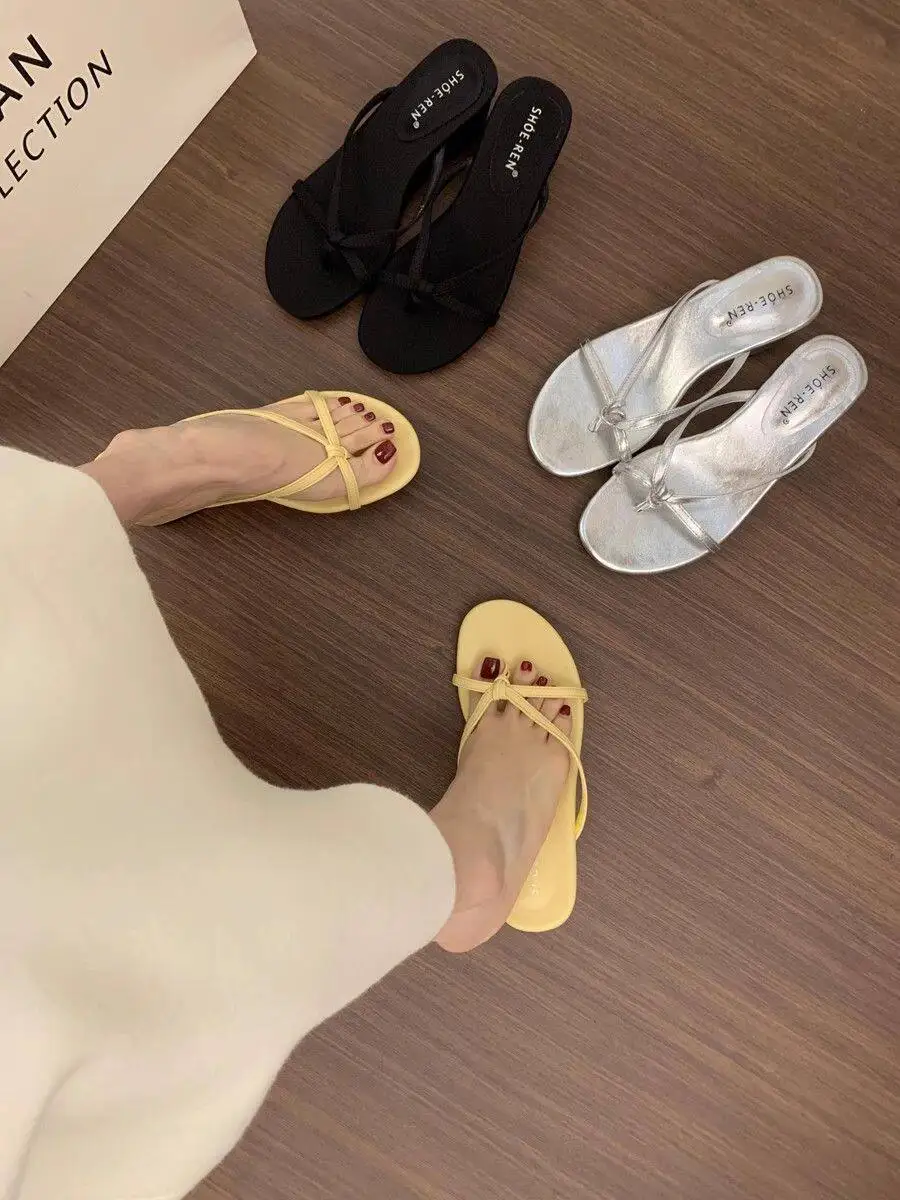 Thick bottom flip flops for women, new style with sloping heel, anti slip and height increasing, super hot clip on sandals detail