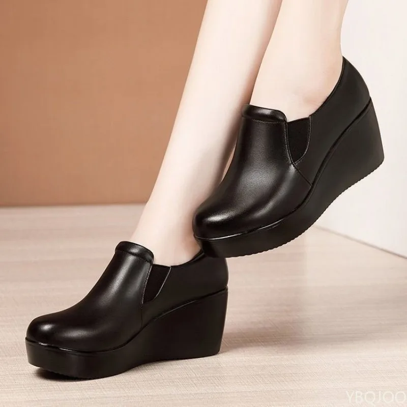 Four Season Anti Slip and Waterproof Platform Comfortable and Casual Women's Shoes Slope Heel Middle Heel Women's Single Shoes detail