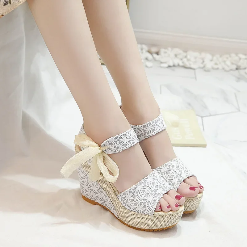 Summer New Fashion Slope Heel Fish Mouth Women's Sandals Party Lace Lace Strap Waterproof Platform Thick soled High Heels detail