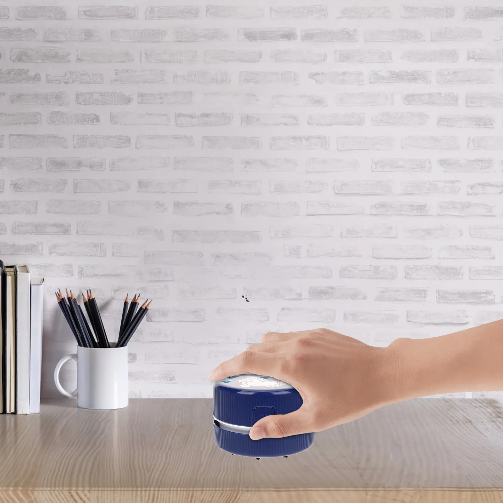 Mini Desktop Vacuum Cleaner Battery Operated Dust Collector Detachable Cordless Table Dust Cleaner Portable Desk detail