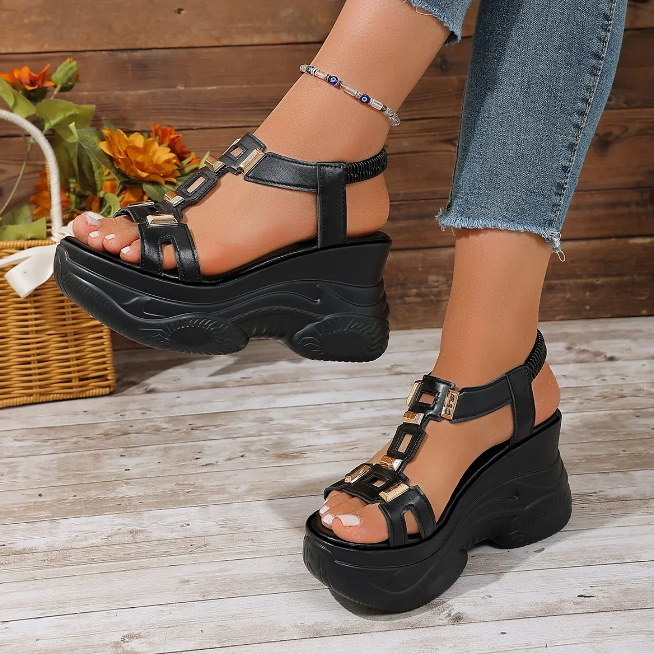 Summer New Thick Bottom Slope Heel Women's Sandals Fashion Hollow Metal Decor Comfort Casual Women Shoes Босоножки Женские detail