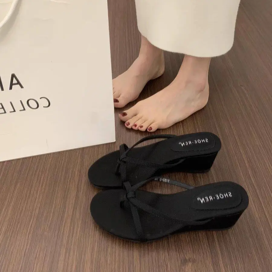 Thick bottom flip flops for women, new style with sloping heel, anti slip and height increasing, super hot clip on sandals product view