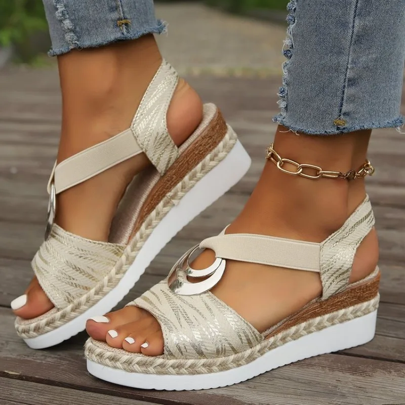 New Sandals Fashion Thick Soled Versatile Women Shoe Summer New Luxury Sexy High Heels Slope Heels Simple Classic Slippers 2026 detail