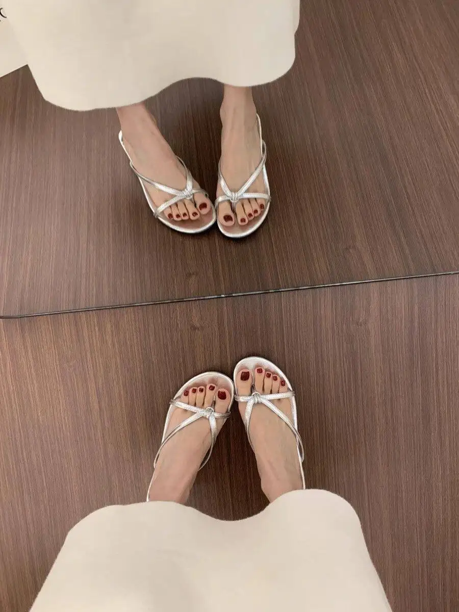Thick bottom flip flops for women, new style with sloping heel, anti slip and height increasing, super hot clip on sandals detail