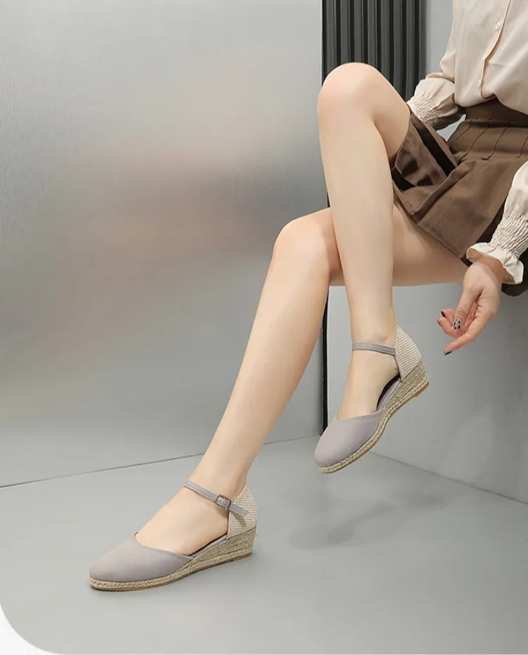 Baotou Sandals for Women's 2026 Summer Grass Woven Hemp Rope Slope Heel Shoes Women Round Toe Thick Sole Buckle Womens Sandals detail