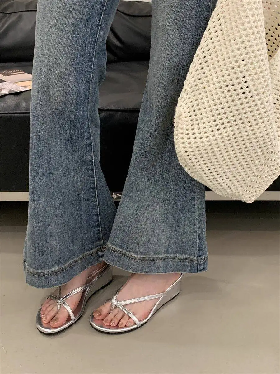 Thick bottom flip flops for women, new style with sloping heel, anti slip and height increasing, super hot clip on sandals detail