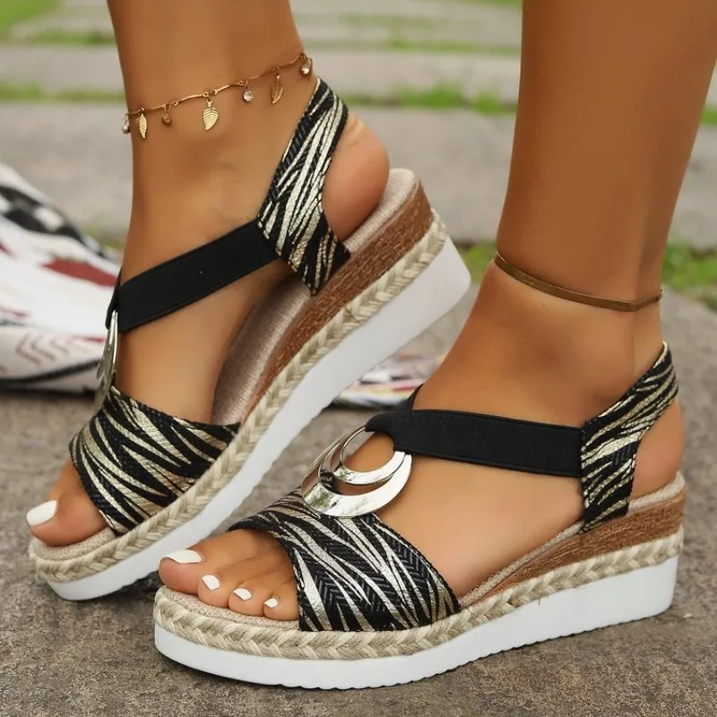 New Sandals Fashion Thick Soled Versatile Women Shoe Summer New Luxury Sexy High Heels Slope Heels Simple Classic Slippers 2026 detail
