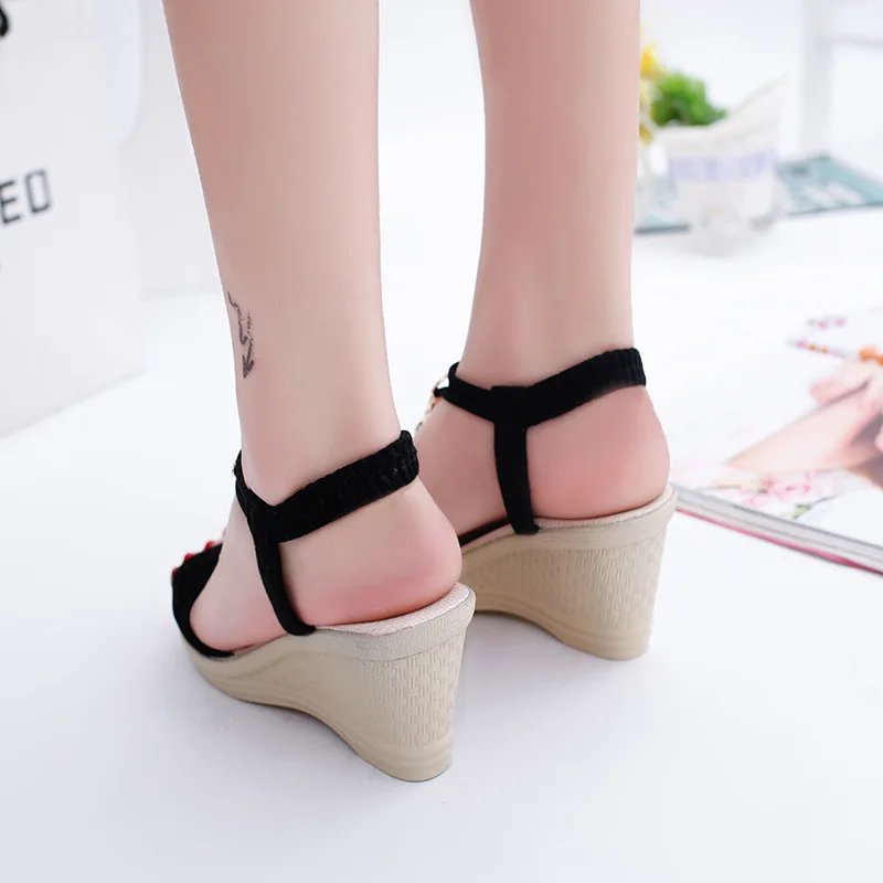 Fish-mouthed Women's Sandals Midheel Breathable Woman Shoes Trendy Slope Heeled Women Sandals Open Toed Beaded Sandals for Women detail