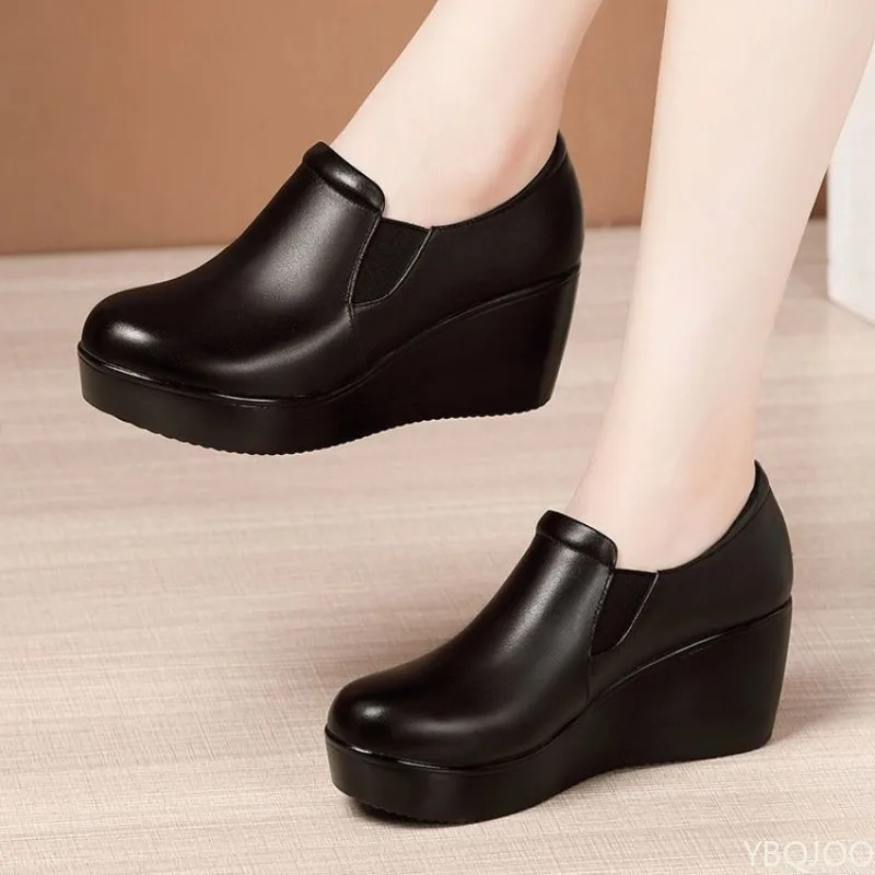 Four Season Anti Slip and Waterproof Platform Comfortable and Casual Women's Shoes Slope Heel Middle Heel Women's Single Shoes detail