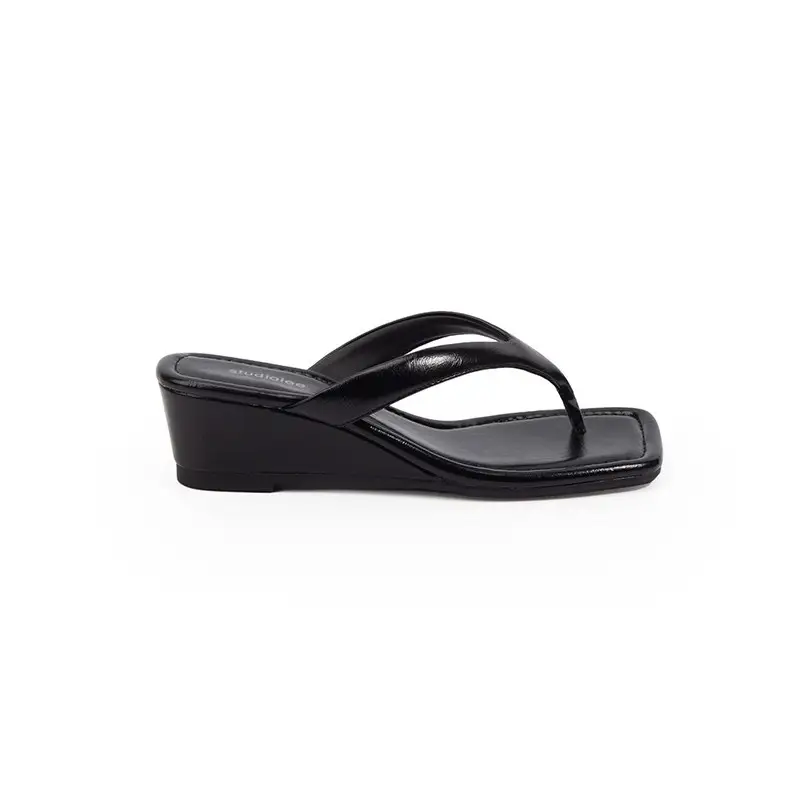 Slope heel leopard print herringbone sandals for women's casual wear, fashionable , mid heeled women's shoes with a stylish look product view