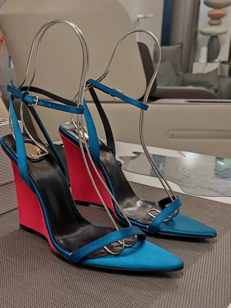 2025 Summer New Slope Heel Pointed High Heel Sandals Wedding Fashion Show Party Women's 34-44 Large Sandals detail