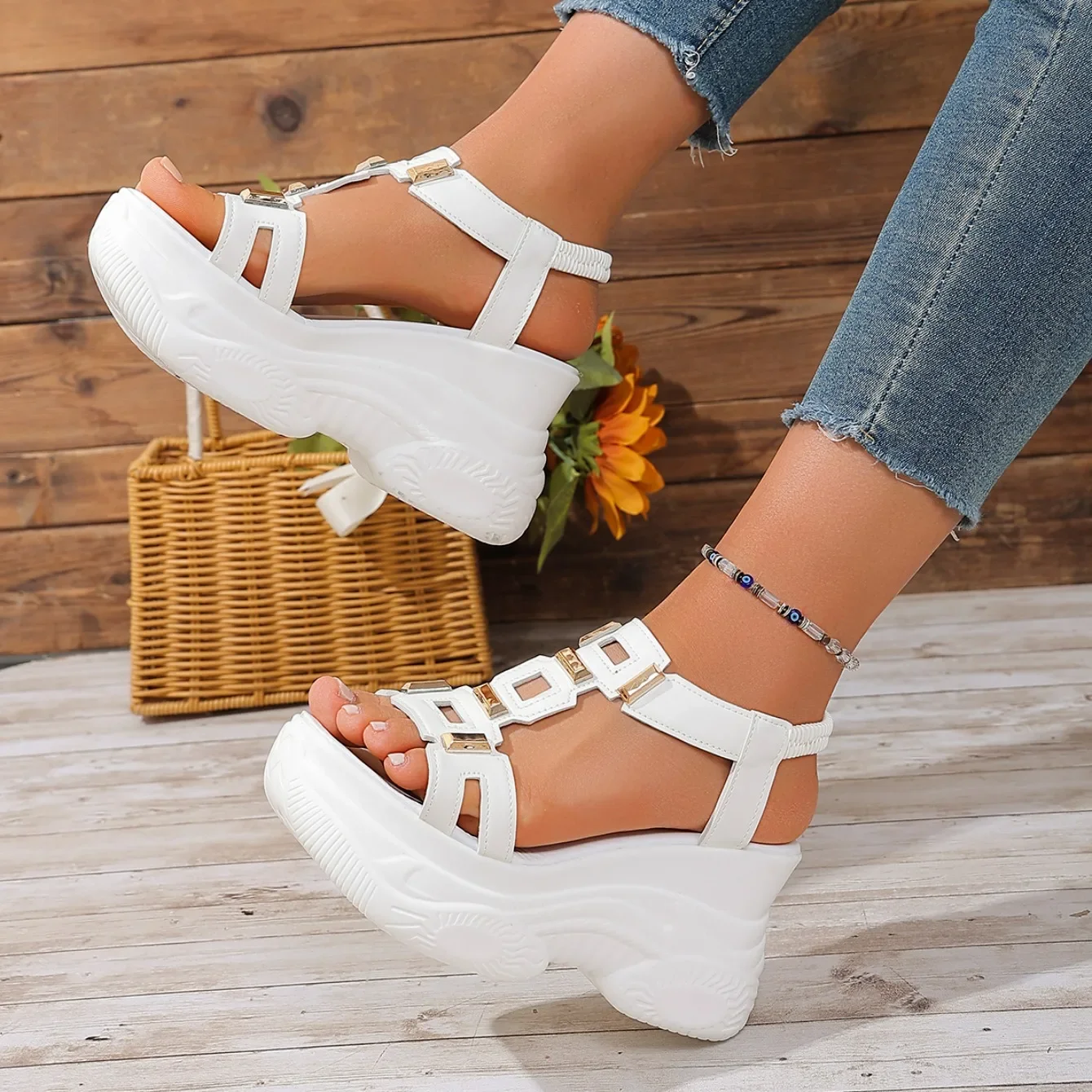 Summer New Thick Bottom Slope Heel Women's Sandals Fashion Hollow Metal Decor Comfort Casual Women Shoes Босоножки Женские detail