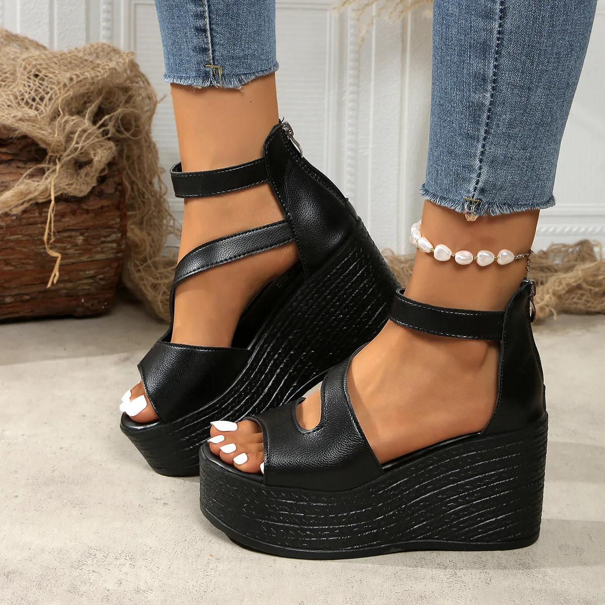 Open-toe Slope Sandals Leather Strap Roman Shoes 2025 Summer Fashion Lightweight Thick Sole Non-slip High Heels Women's Shoes detail