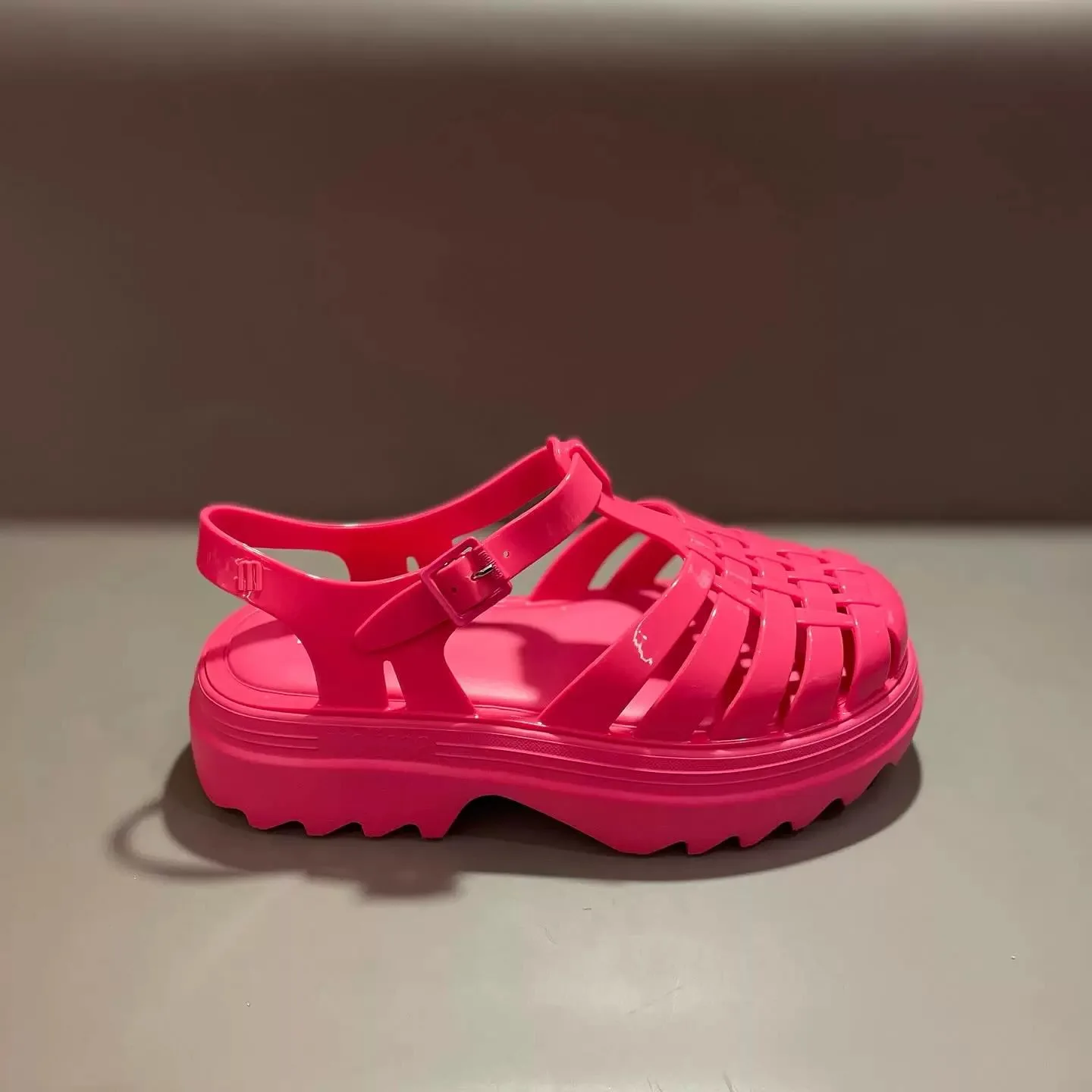 Women's Jelly Shoes Fashion Ladies Slope Heel Sandals Versatile Beach Shoes Women Summer Sandals Matsuke Shoes Roman Sandals detail