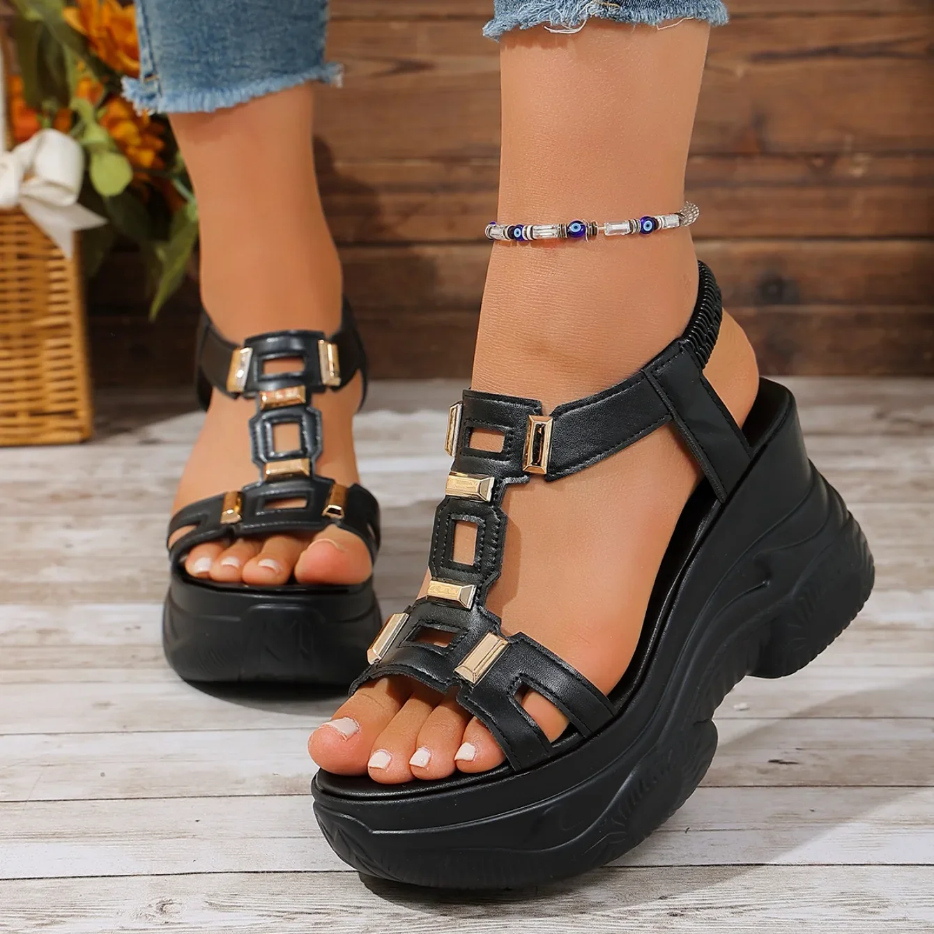 Summer New Thick Bottom Slope Heel Women's Sandals Fashion Hollow Metal Decor Comfort Casual Women Shoes Босоножки Женские detail