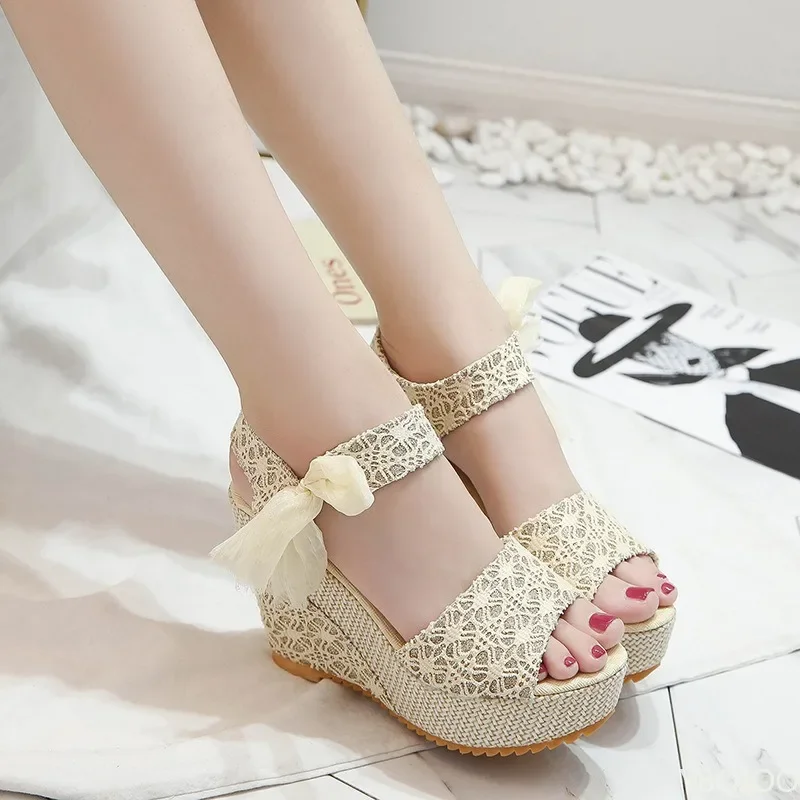 Summer New Fashion Slope Heel Fish Mouth Women's Sandals Party Lace Lace Strap Waterproof Platform Thick soled High Heels detail