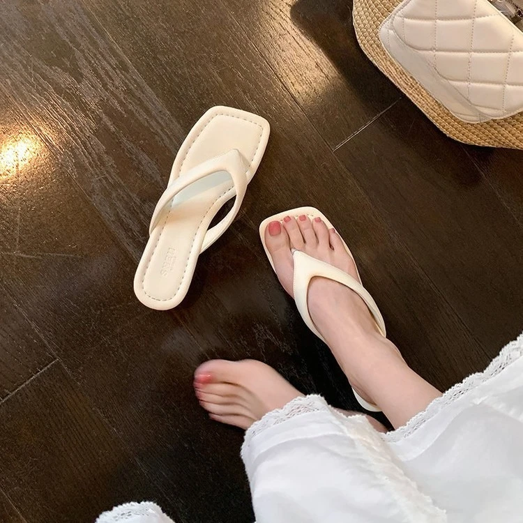 Slope heel leopard print herringbone sandals for women's casual wear, fashionable , mid heeled women's shoes with a stylish look detail