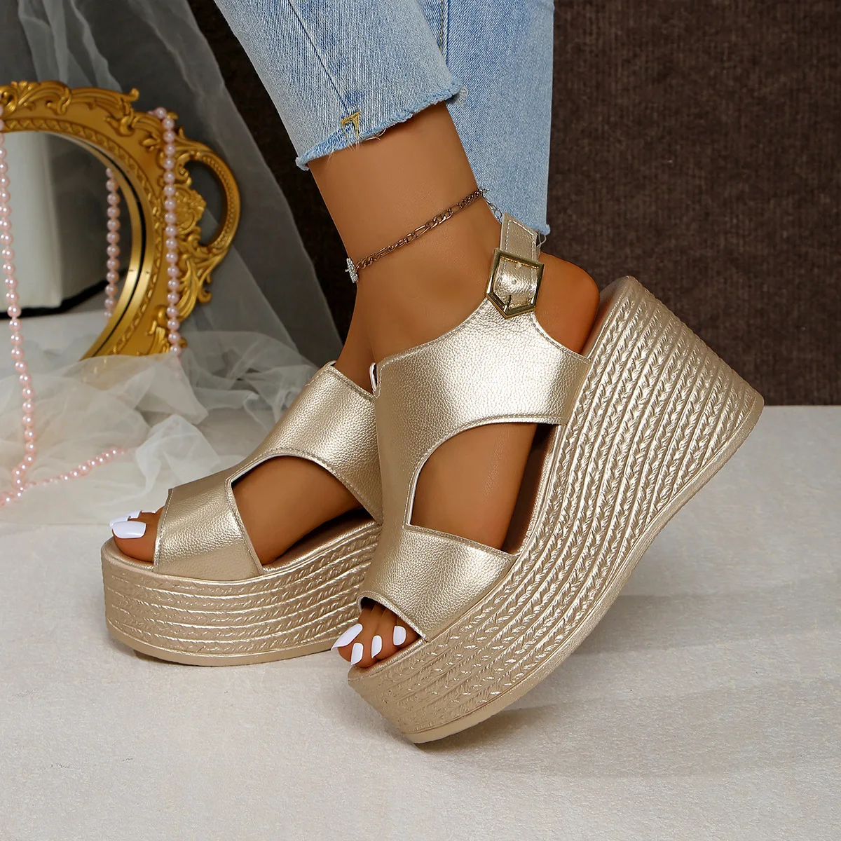 Open-toe Slope Sandals Leather Strap Roman Shoes 2025 Summer Fashion Lightweight Thick Sole Non-slip High Heels Women's Shoes detail