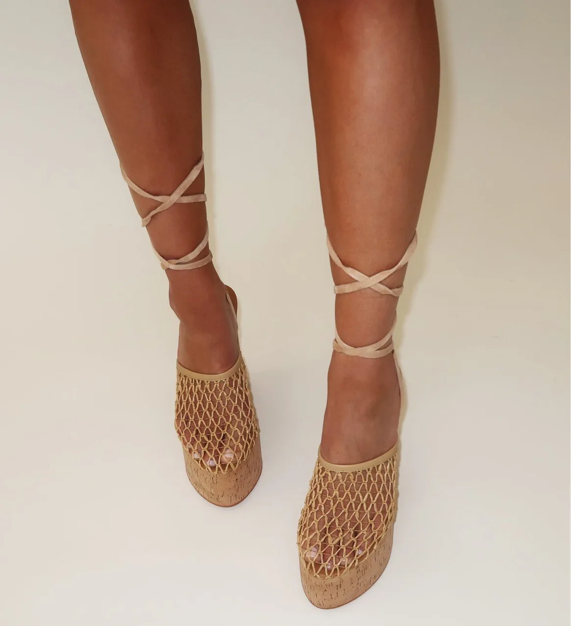2026Summer Slope Heel Thick Bottom Women's Sandals Flower Lace Waterproof Platform Open Toe Women's Party Show Wedding Sandals detail