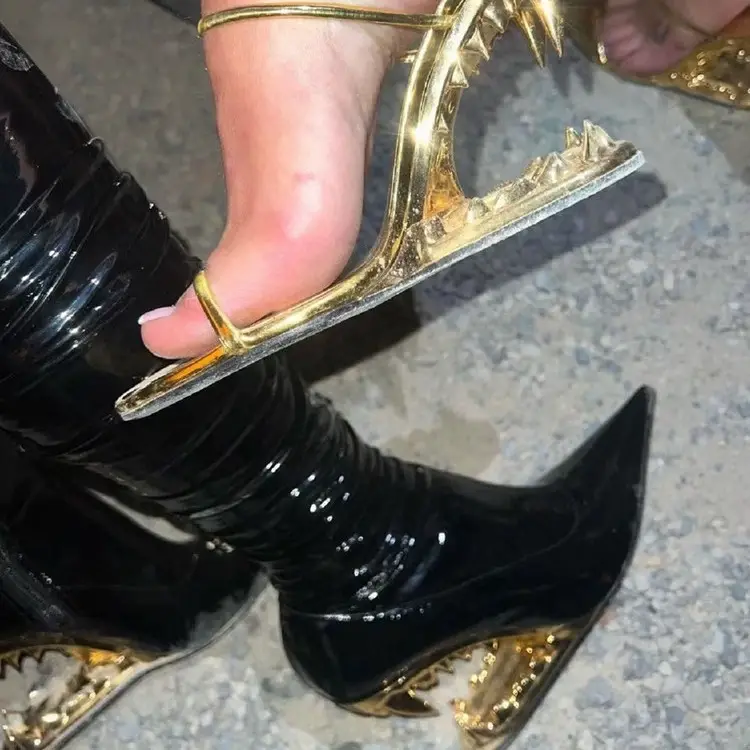 Fashion Show Teeth Shaped Heel High Heels With Exposed Toes Sloping Heels Round Toe Outside Modern Slippers Fashion Women Shoes product view