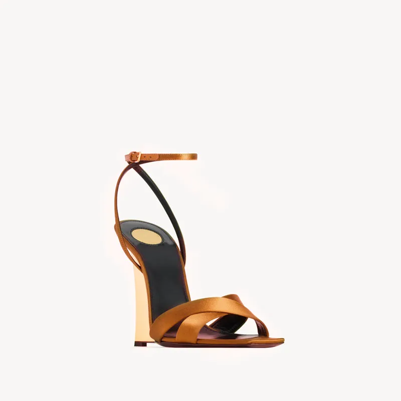 2025 Summer New Slope Heel Pointed High Heel Sandals Wedding Fashion Show Party Women's 34-44 Large Sandals detail