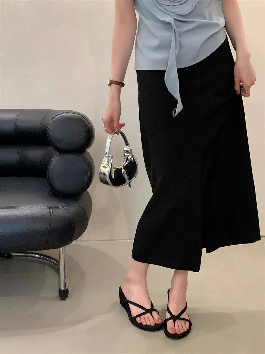Thick bottom flip flops for women, new style with sloping heel, anti slip and height increasing, super hot clip on sandals detail