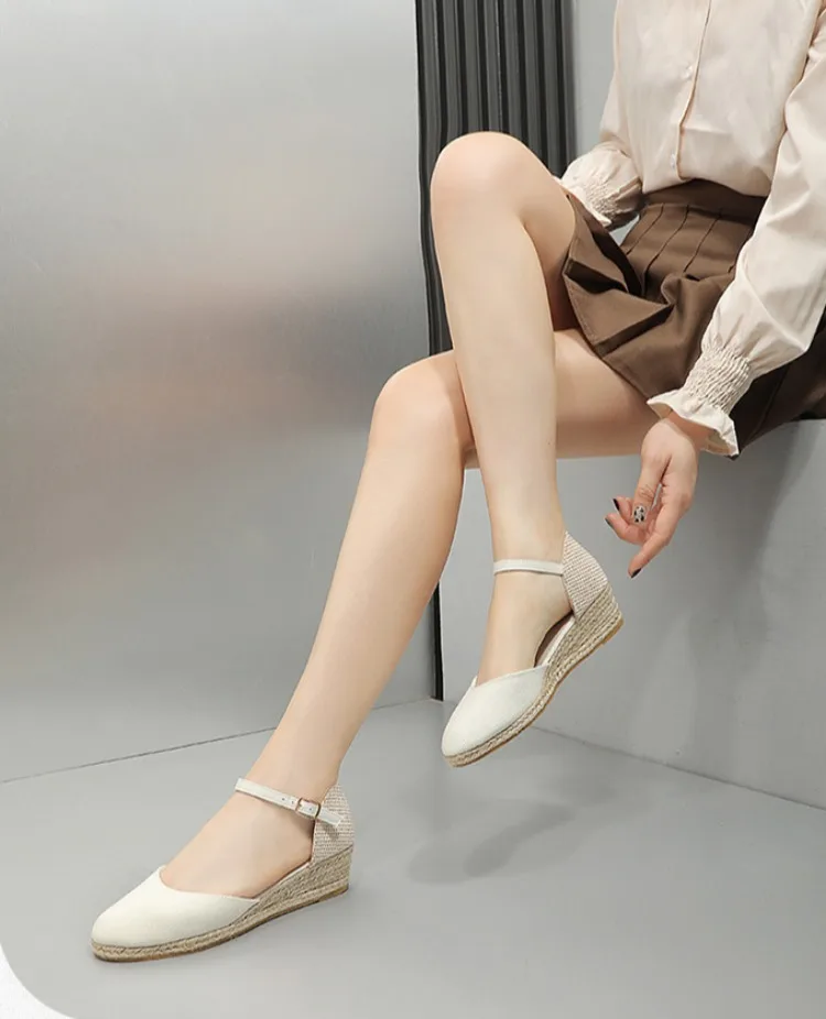 Baotou Sandals for Women's 2026 Summer Grass Woven Hemp Rope Slope Heel Shoes Women Round Toe Thick Sole Buckle Womens Sandals detail