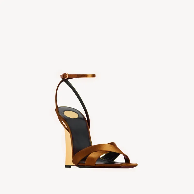 2025 Summer New Slope Heel Pointed High Heel Sandals Wedding Fashion Show Party Women's 34-44 Large Sandals detail
