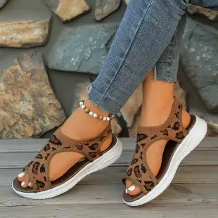 2026 Summer New Women's Open toed Sandals Outdoor Fashion Breathable Comfortable Slope Heel Casual Sandals product view
