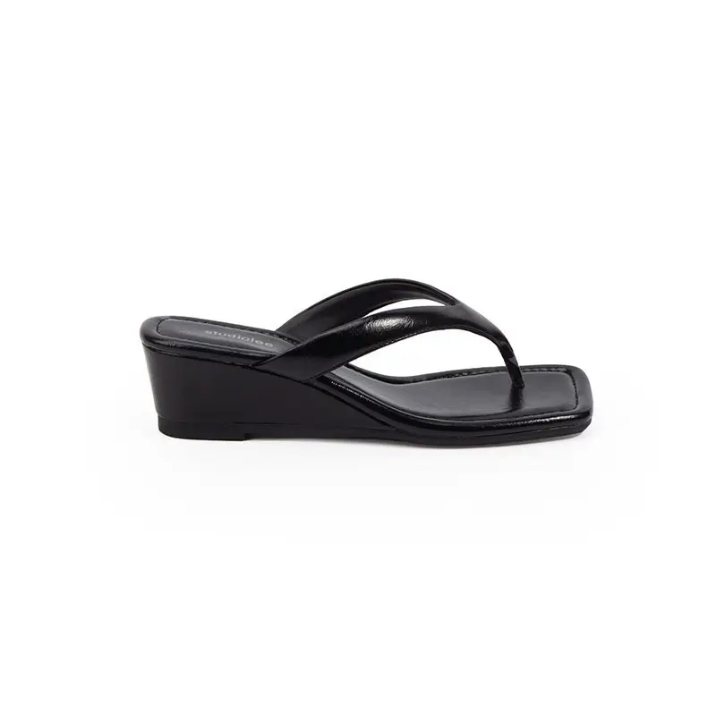 Slope heel leopard print herringbone sandals for women's casual wear, fashionable , mid heeled women's shoes with a stylish look
