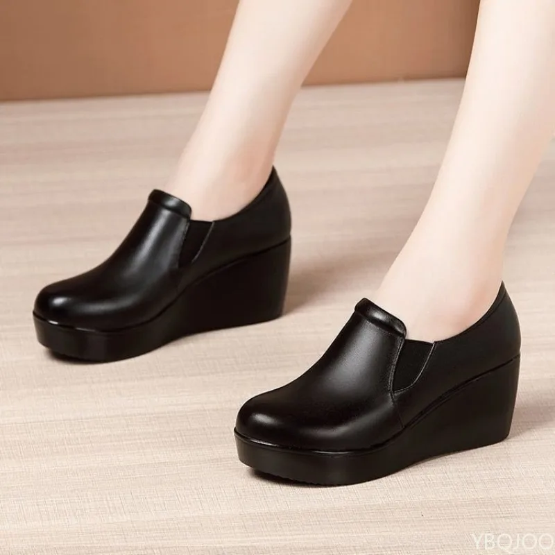 Four Season Anti Slip and Waterproof Platform Comfortable and Casual Women's Shoes Slope Heel Middle Heel Women's Single Shoes detail