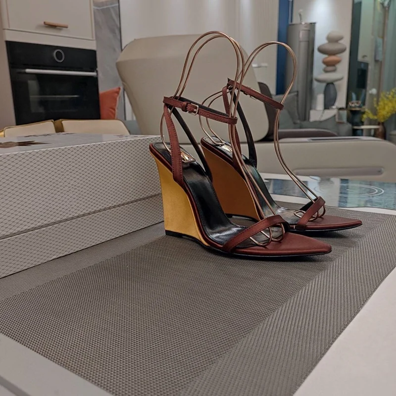 2025 Summer New Slope Heel Pointed High Heel Sandals Wedding Fashion Show Party Women's 34-44 Large Sandals detail