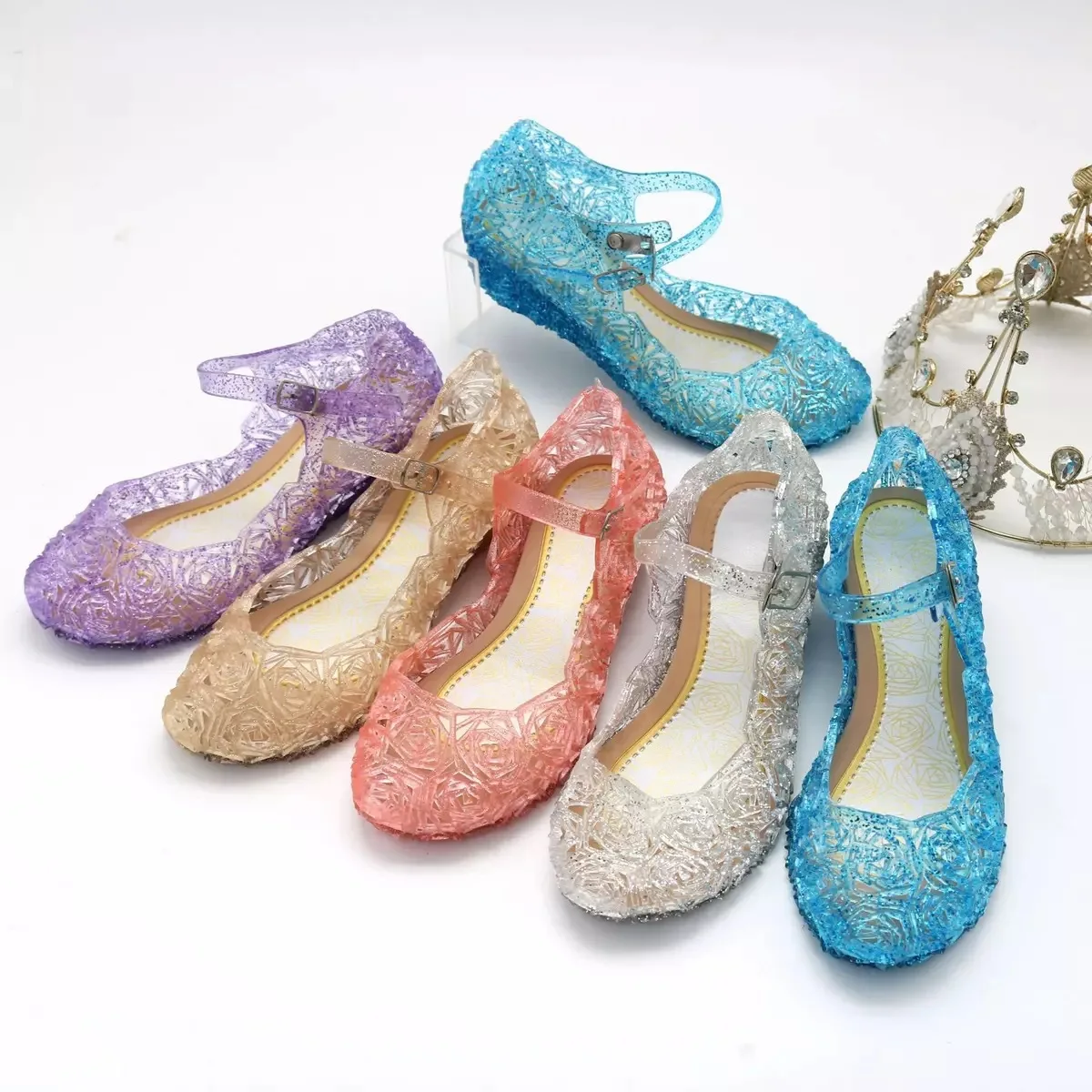 Girls Low Heel Princess Shoes Children New Summer Sandals Girls PVC Jelly Shoes Cinderella Crystal Shoes Kids Slope Heel Sandals detail