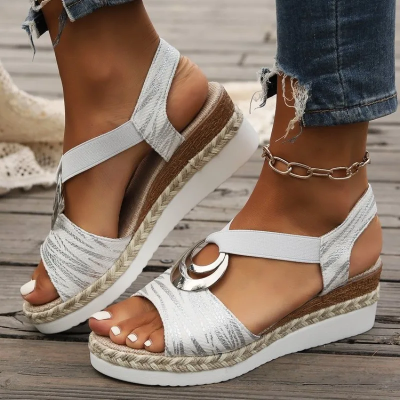 New Sandals Fashion Thick Soled Versatile Women Shoe Summer New Luxury Sexy High Heels Slope Heels Simple Classic Slippers 2026 detail