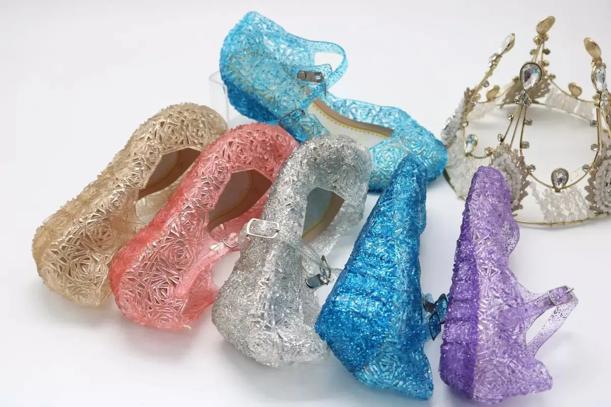 Girls Low Heel Princess Shoes Children New Summer Sandals Girls PVC Jelly Shoes Cinderella Crystal Shoes Kids Slope Heel Sandals detail