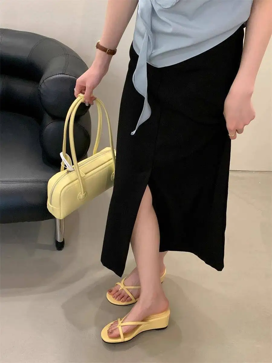 Thick bottom flip flops for women, new style with sloping heel, anti slip and height increasing, super hot clip on sandals detail