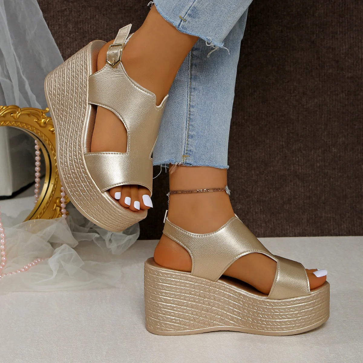 Open-toe Slope Sandals Leather Strap Roman Shoes 2025 Summer Fashion Lightweight Thick Sole Non-slip High Heels Women's Shoes detail