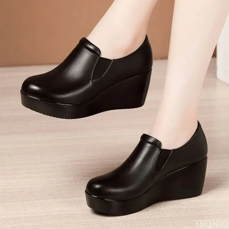 Four Season Anti Slip and Waterproof Platform Comfortable and Casual Women's Shoes Slope Heel Middle Heel Women's Single Shoes product view