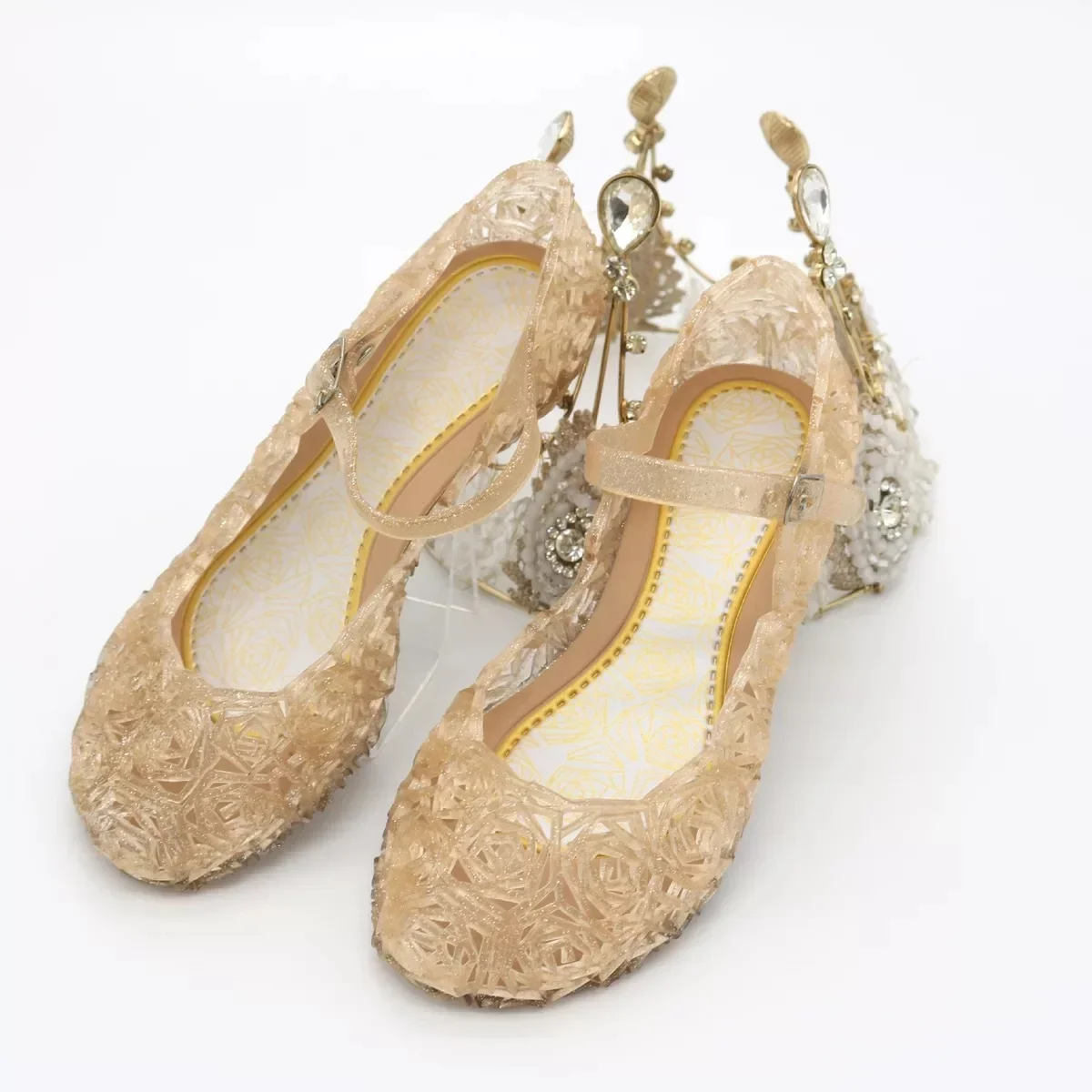 Girls Low Heel Princess Shoes Children New Summer Sandals Girls PVC Jelly Shoes Cinderella Crystal Shoes Kids Slope Heel Sandals detail