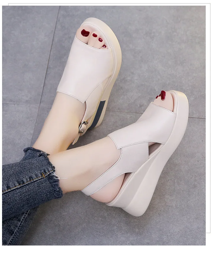 Comfortable Fashion Muffin Thick Bottom Slope Heel Women's Sandals Back Empty Snap Sandals Large Size Light Sandals 2023 detail