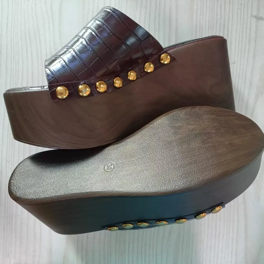 Female Rivet Wedge Slippers Summer Outside Rivets Platform Slippers Beach Wood Grain Thick Bottom Slope Heel Cool Slippers Women product view