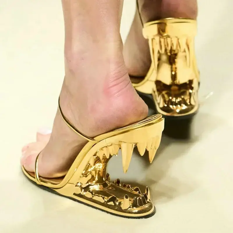 Fashion Show Teeth Shaped Heel High Heels With Exposed Toes Sloping Heels Round Toe Outside Modern Slippers Fashion Women Shoes product view