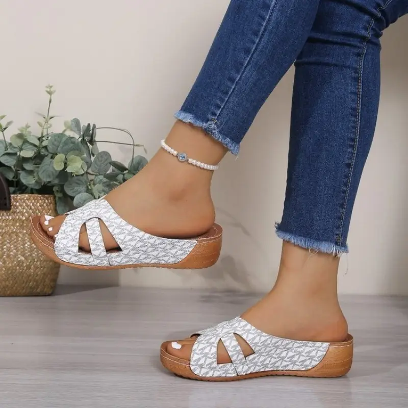 Fashionable Best Selling New Comfortable Plus Size Beach Women's Shoes Summer Elegant Fish Mouth Slope Heel Thick Soled Slippers
