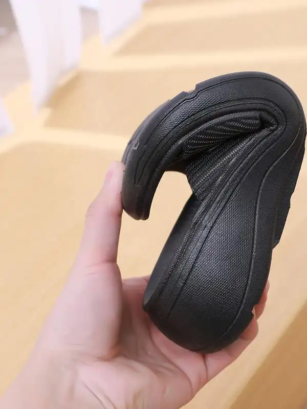 Smart Foot Thick Heel Sandals Fashion Slope Heel Summer New Indoor Anti-Slip Heightening Beach Cool Sandals Casual Style Holl... product view