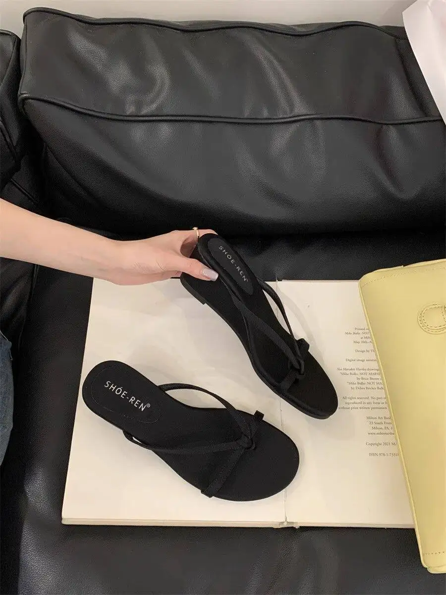 Thick bottom flip flops for women, new style with sloping heel, anti slip and height increasing, super hot clip on sandals detail
