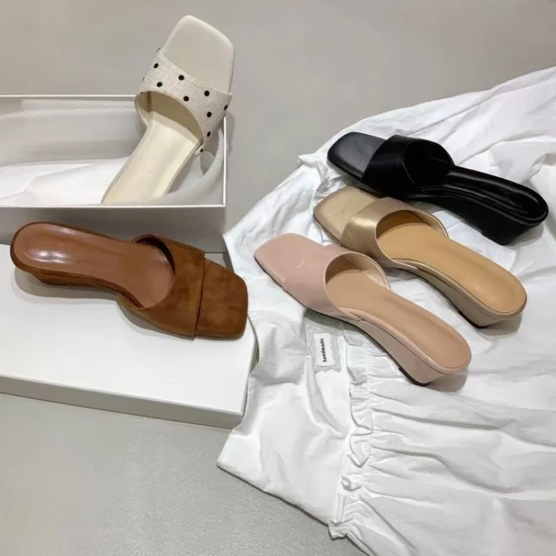 Summer Hot Selling Comfortable Square Toe Open Toe Slope Heel Slippers Fashionable New Style Elegant Temperament Beach Slippers detail