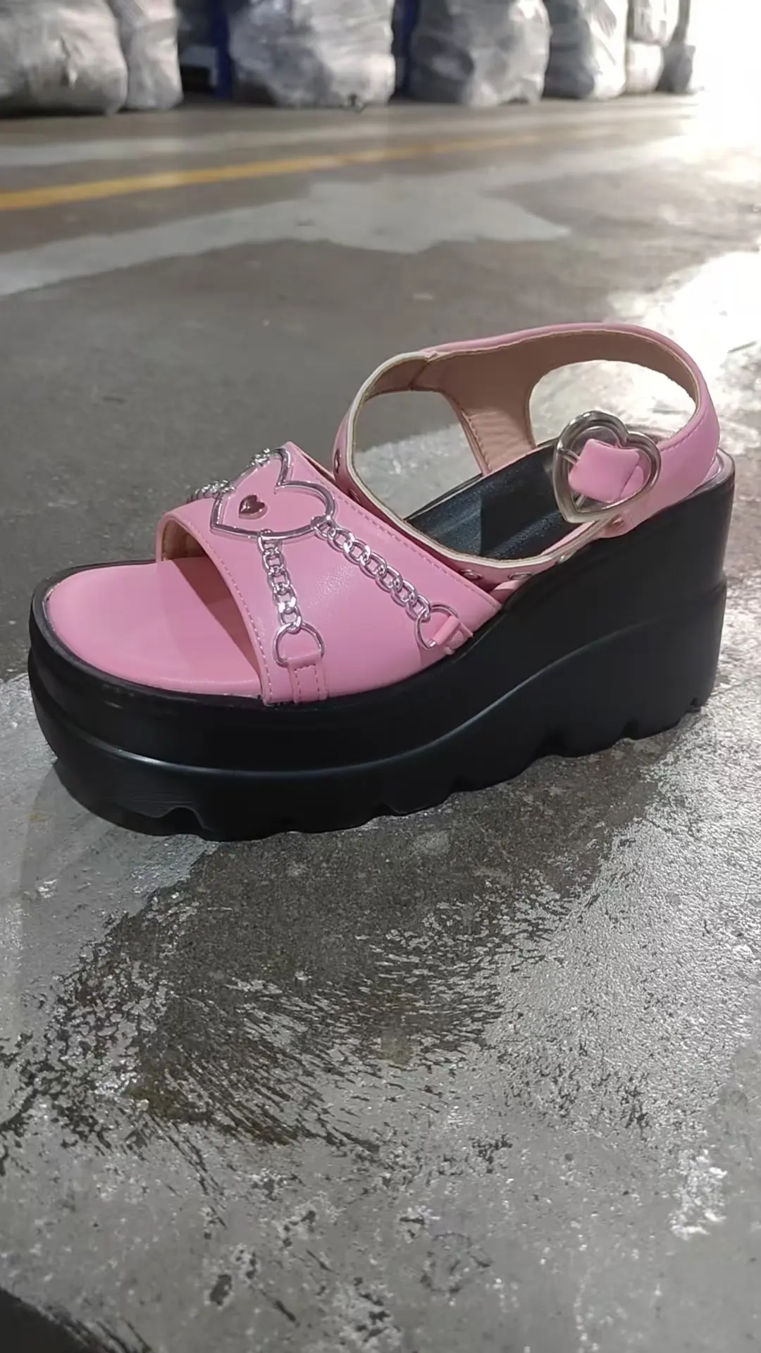 3543 Plus Size Fashion Slope Heel Women Sandals Metal Chain Decoration Female Buckle Platform Shoes Womens Sandals Tide Shoes product view